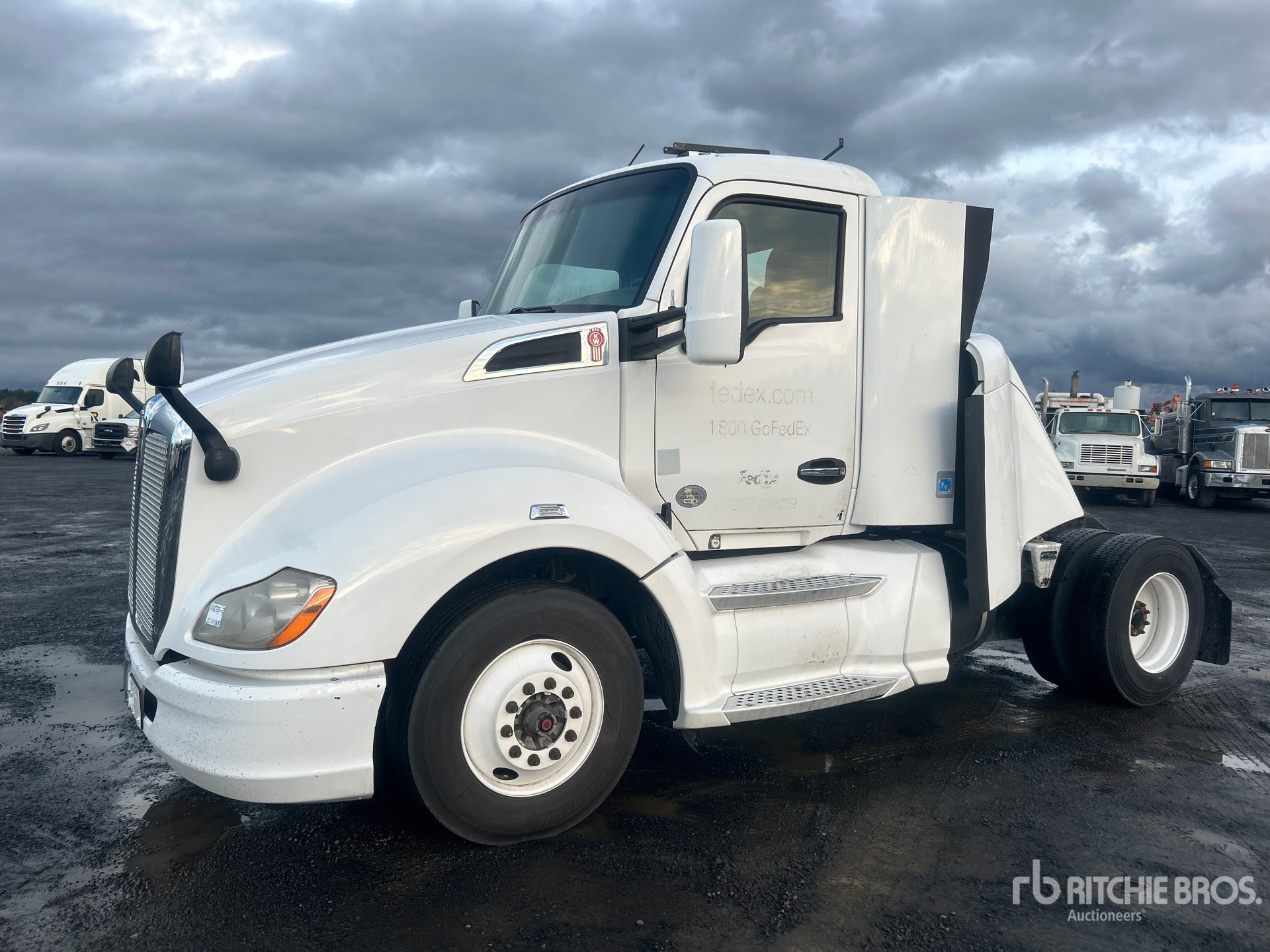 General Appearance with Picture, Left Front Corner