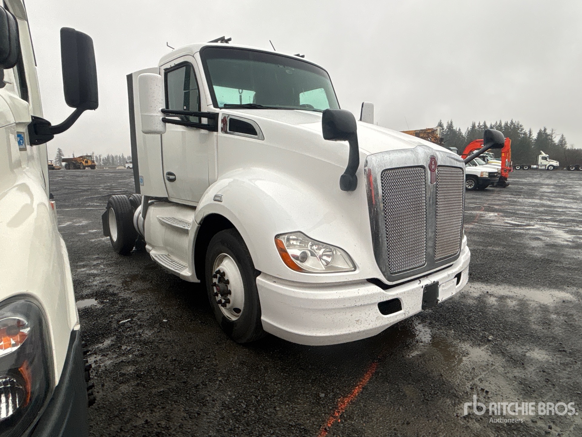 General Appearance with Picture, Right Front Corner