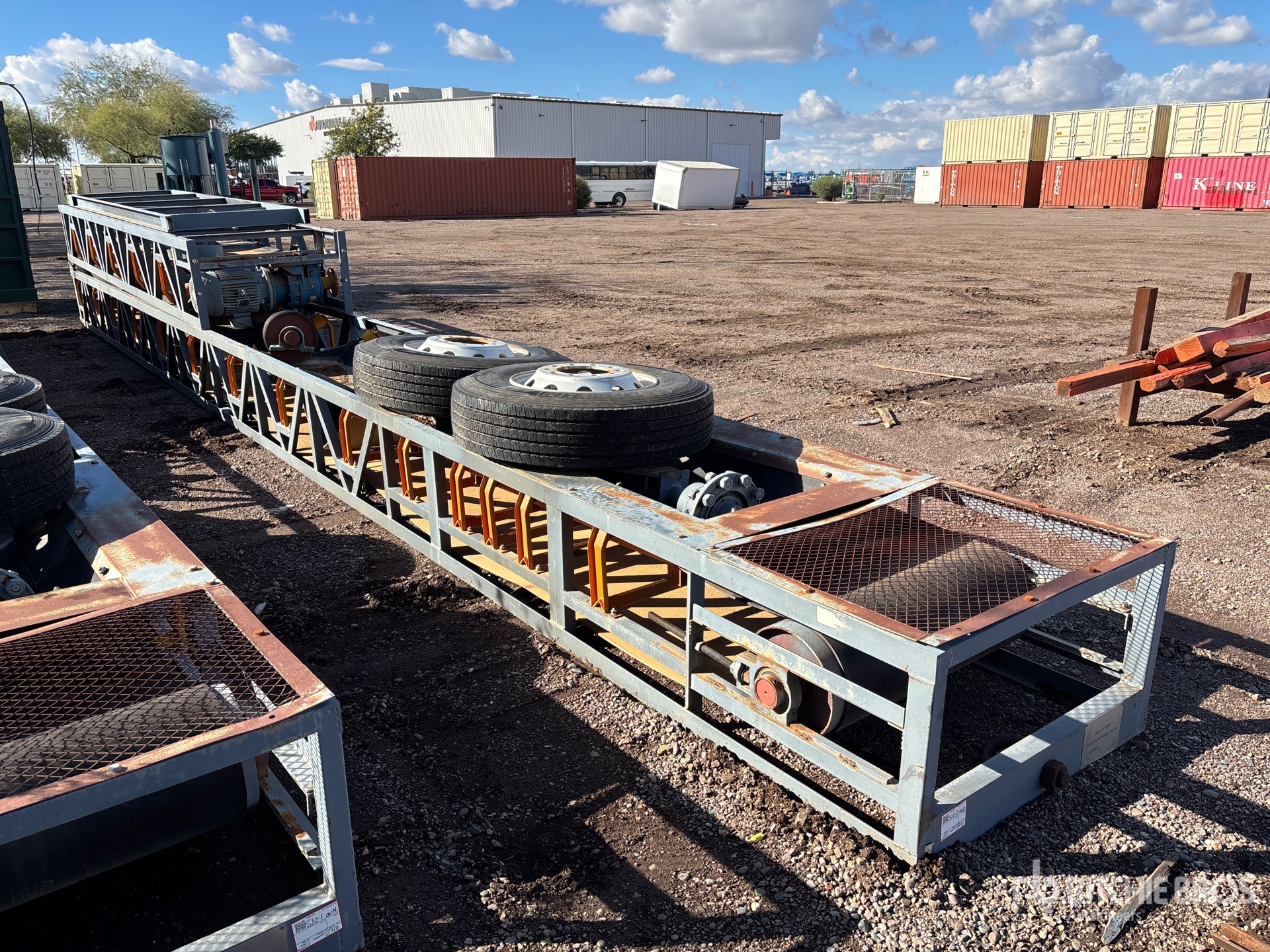 General Appearance with Image, coin arrière droit