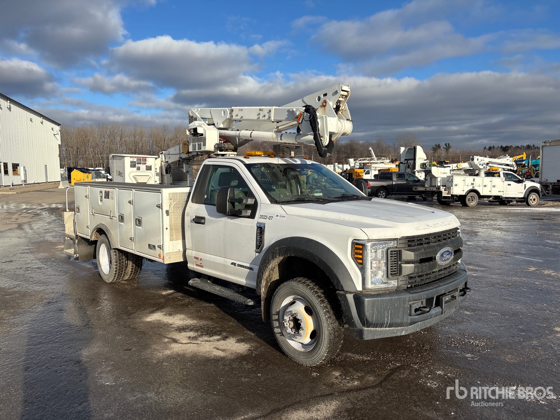 General Appearance with Picture, Right Front Corner