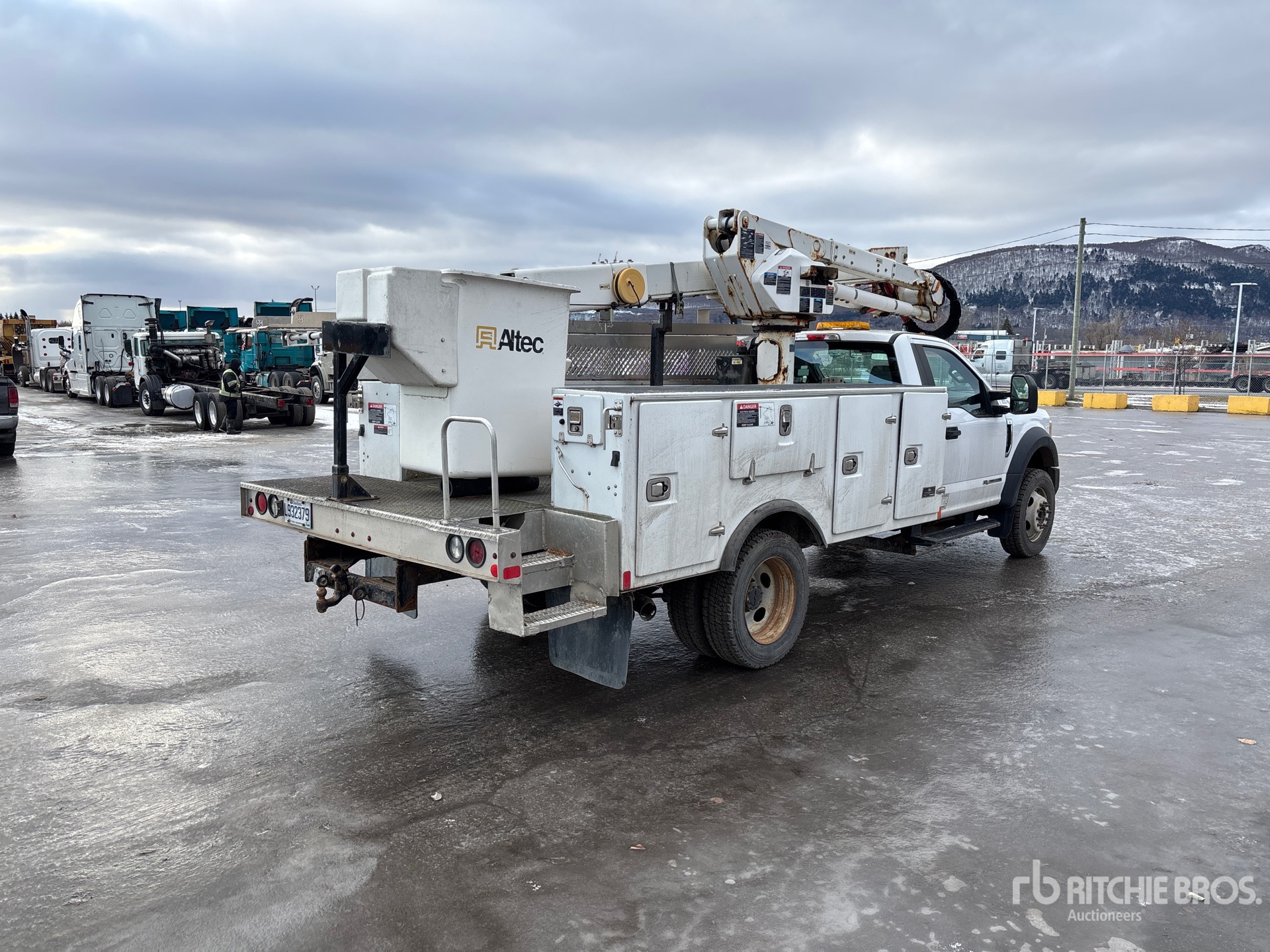 General Appearance with Picture, Right Rear Corner