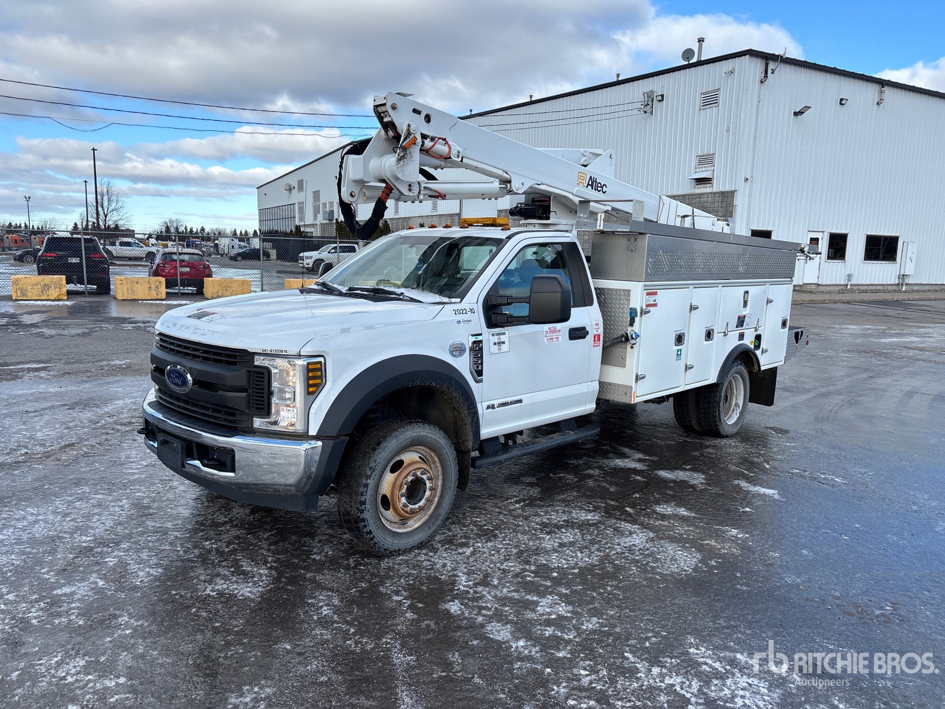 General Appearance with Picture, Left Front Corner