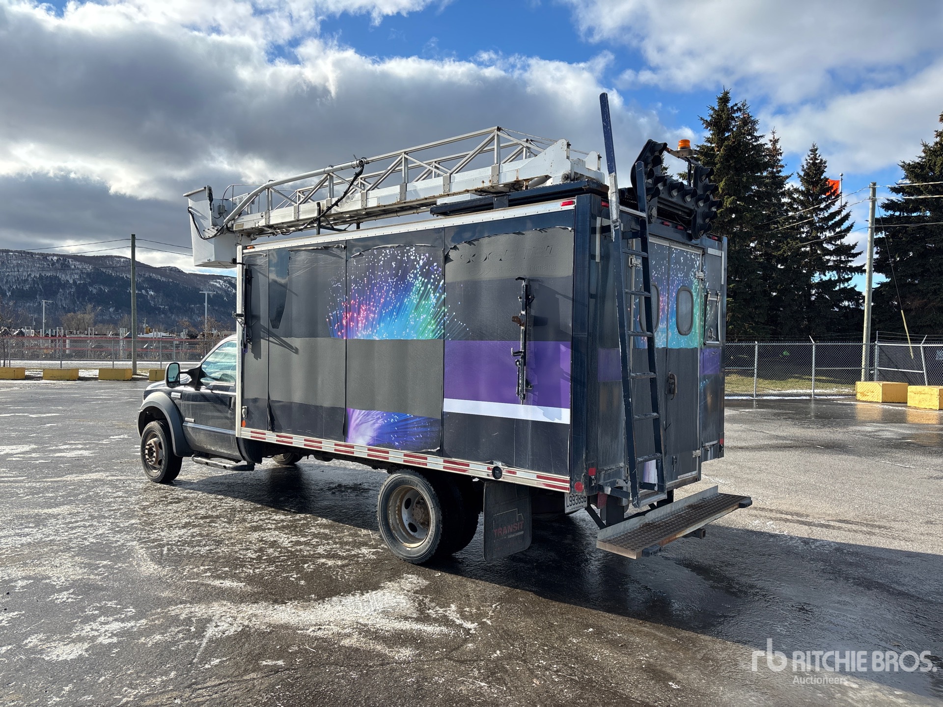 General Appearance with Picture, Left Rear Corner