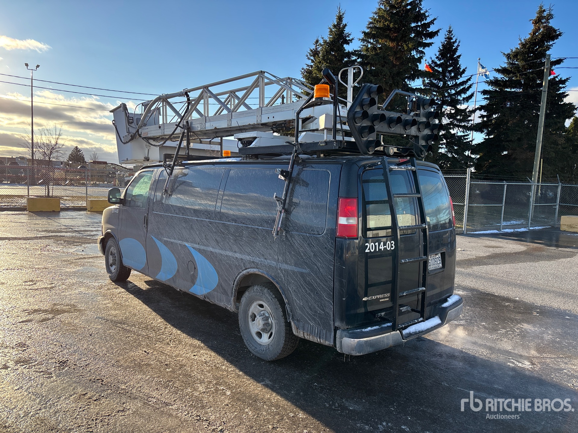 General Appearance with Picture, Left Rear Corner