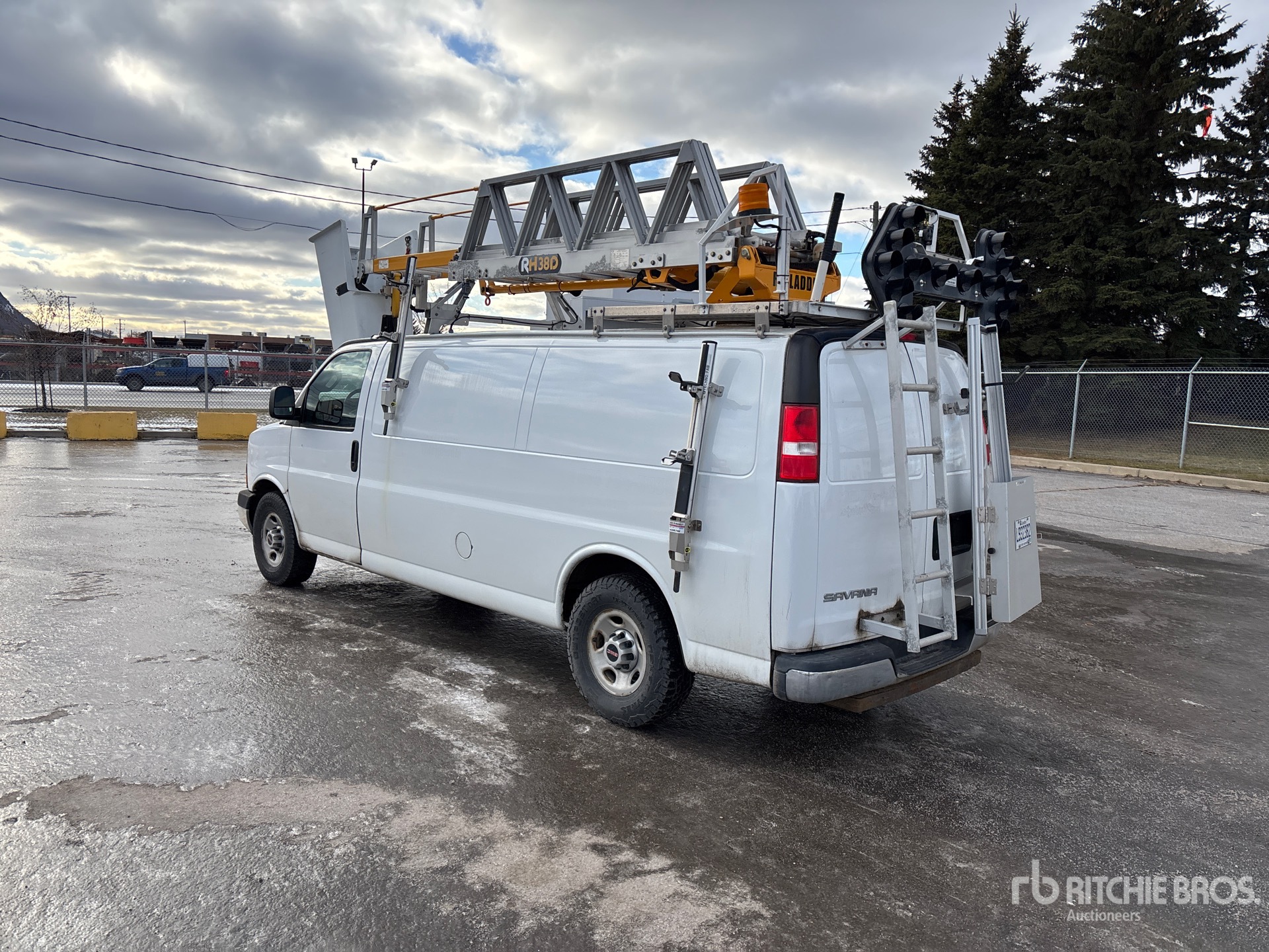 General Appearance with Picture, Left Rear Corner