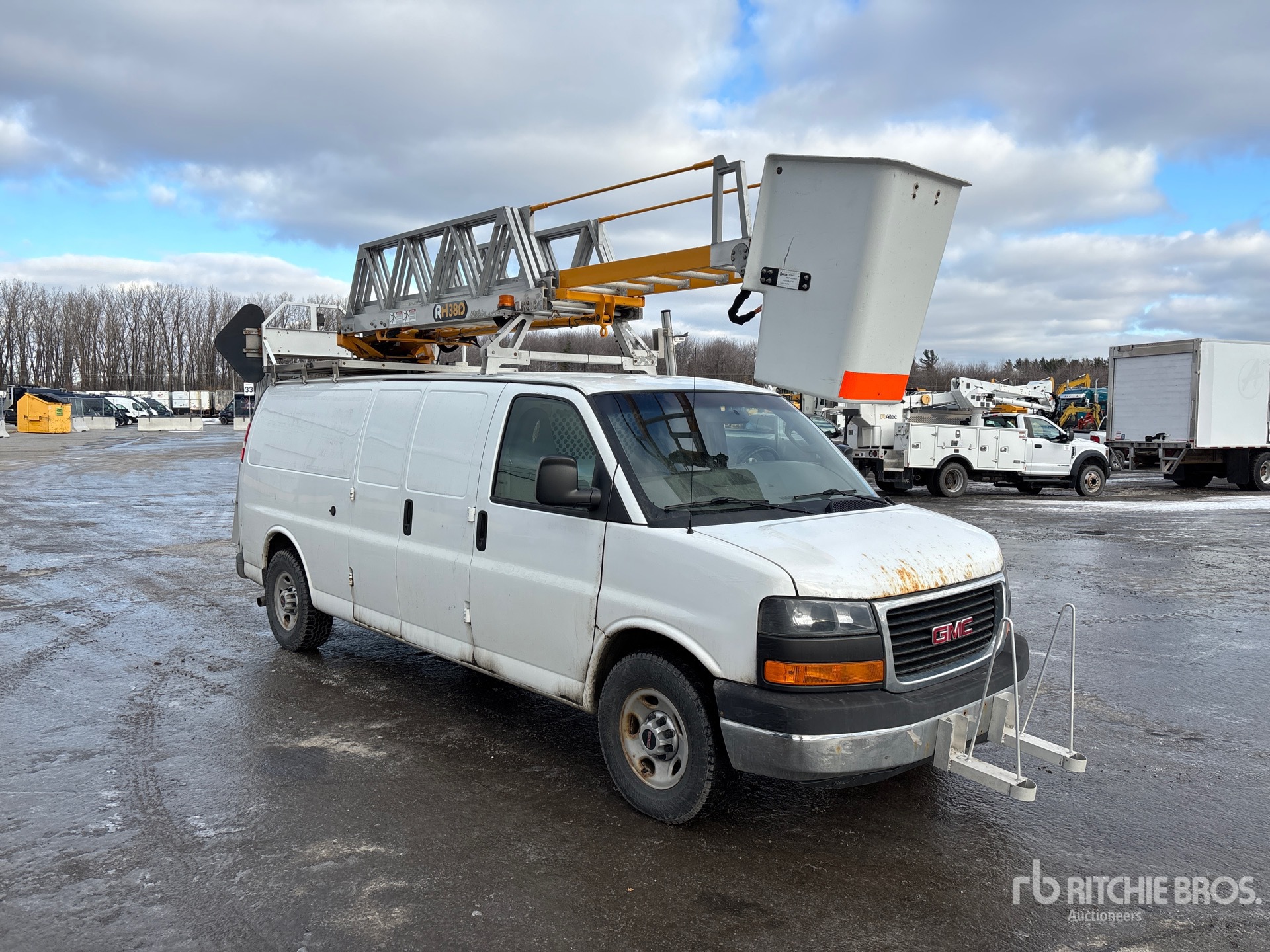 General Appearance with Picture, Right Front Corner