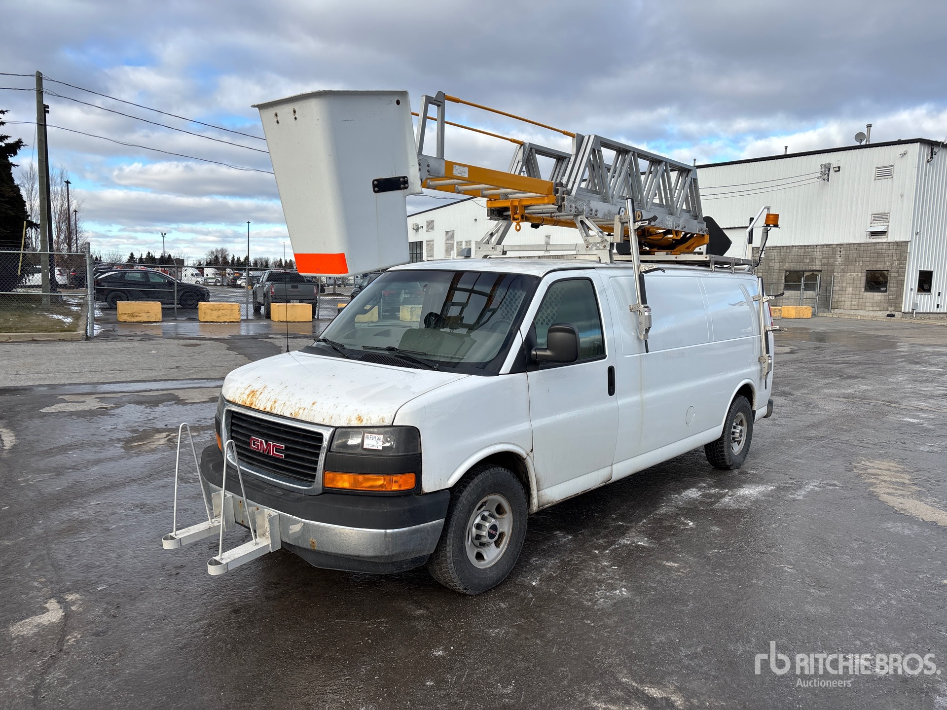 General Appearance with Featured Photo