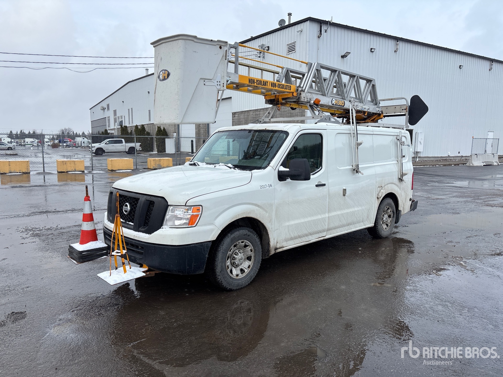 General Appearance with Bild, Ecke vorne links