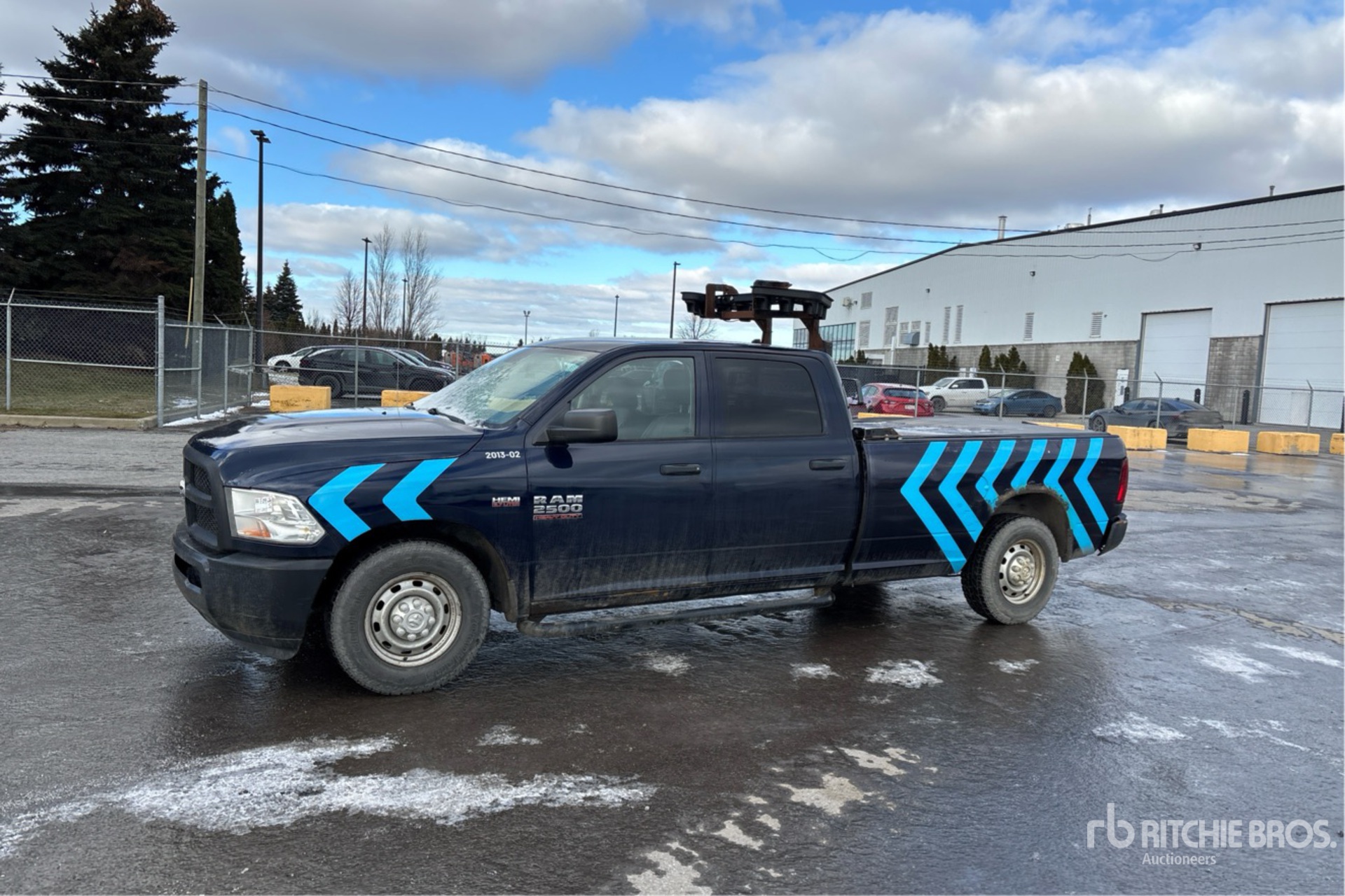 General Appearance with Picture, Left Front Corner