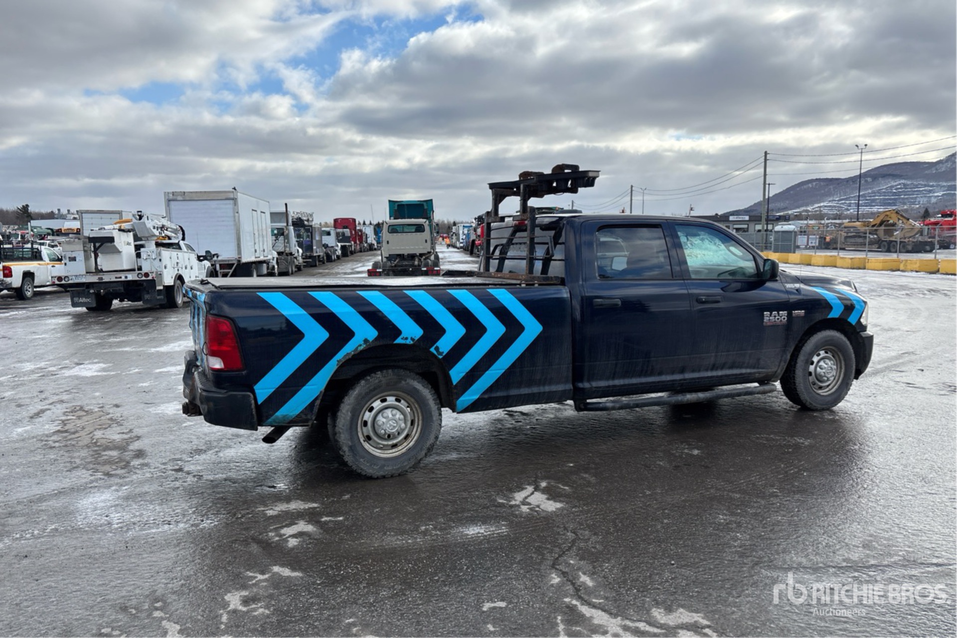 General Appearance with Picture, Right Rear Corner