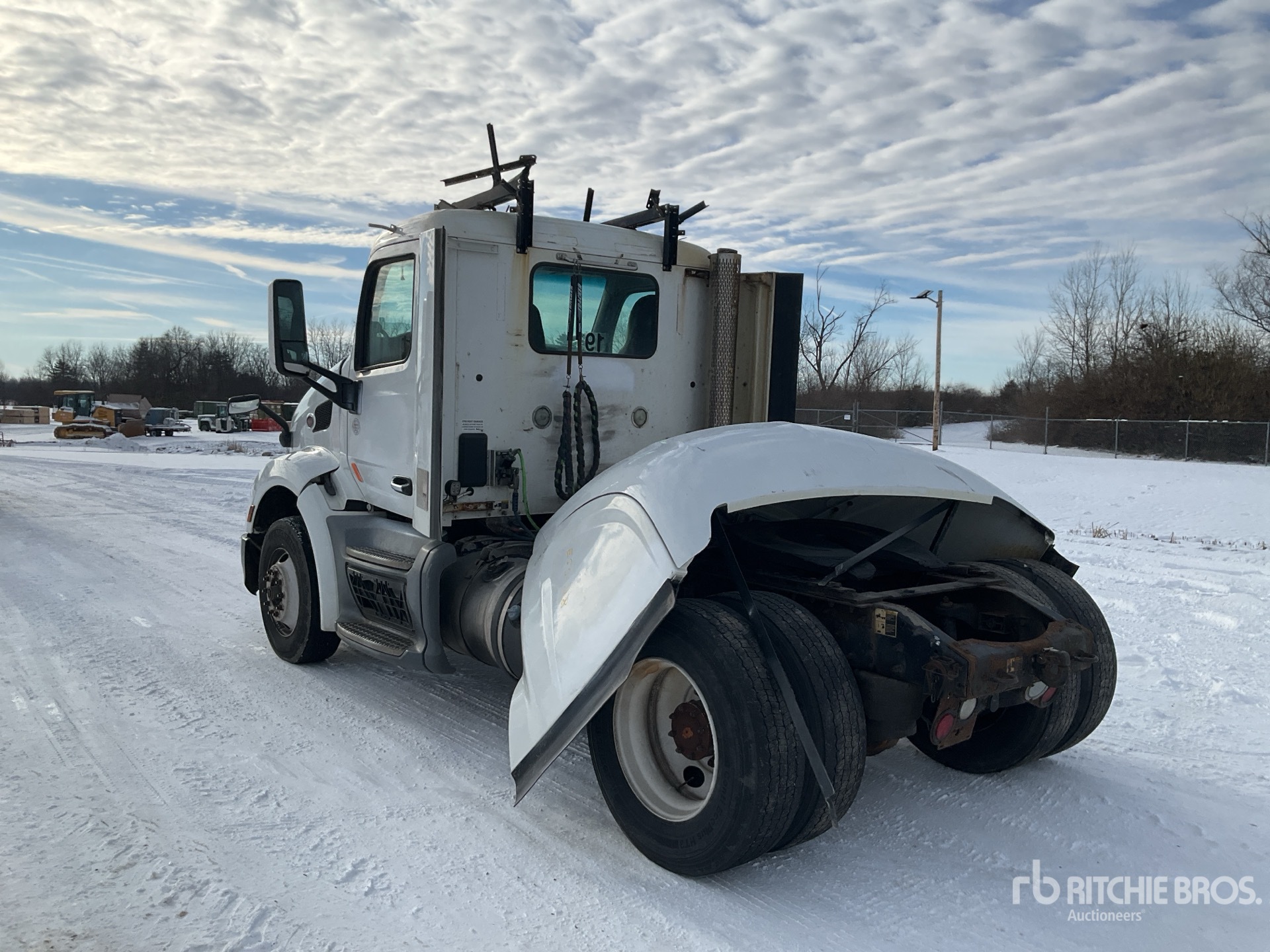 General Appearance with Foto, angolo posteriore sinistro