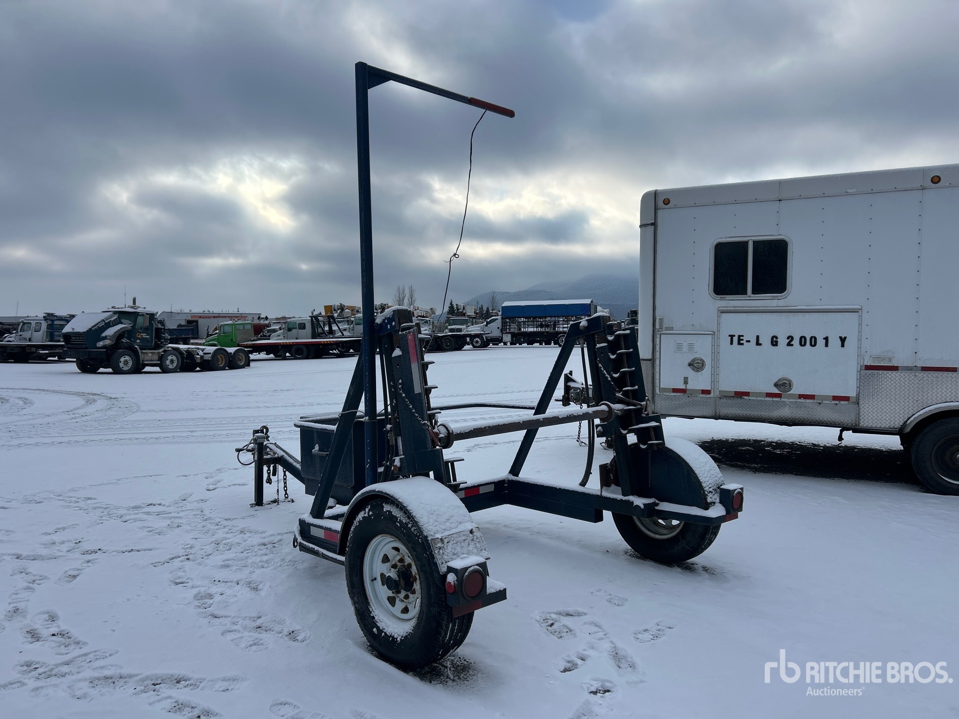 General Appearance with Foto, angolo posteriore sinistro