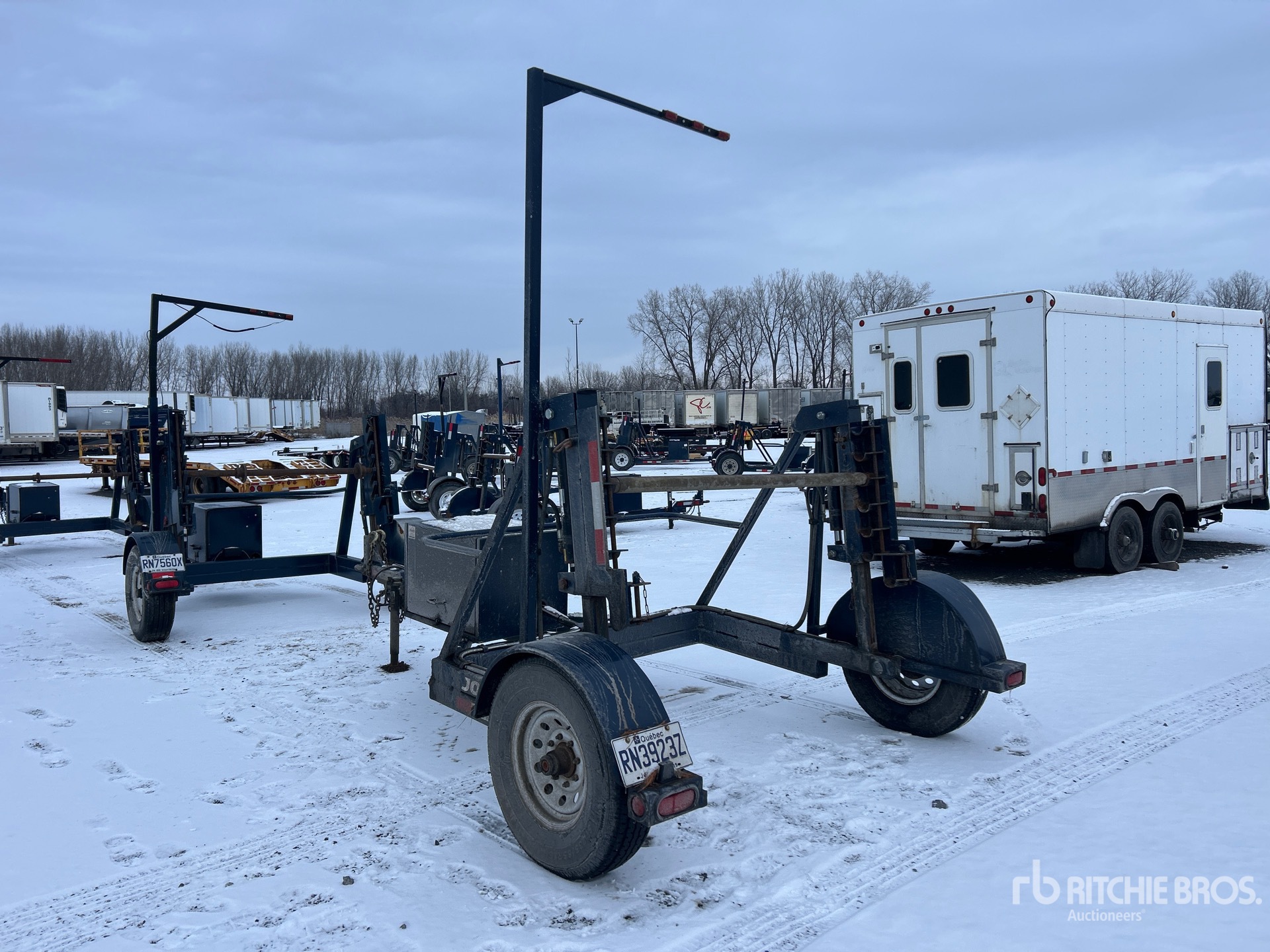 General Appearance with Foto, angolo posteriore sinistro