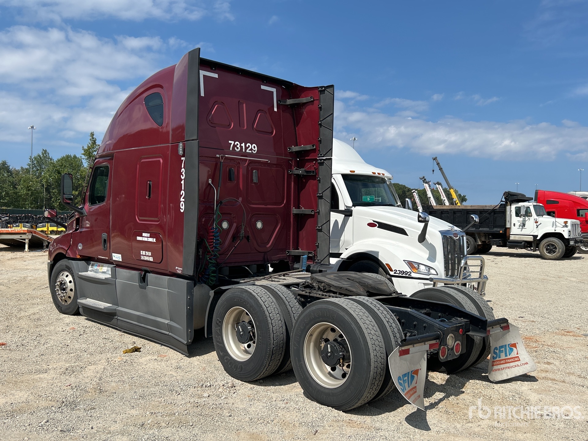 Aspect général with Image, coin arrière gauche