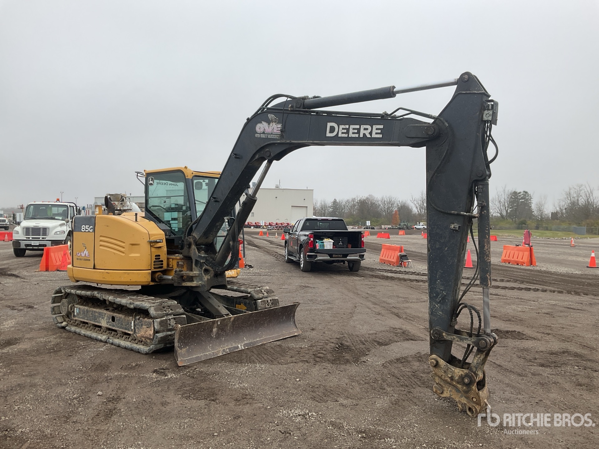 General Appearance with Picture, Right Front Corner