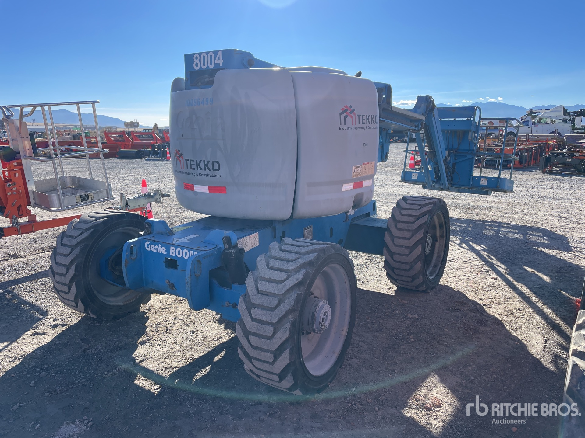 General Appearance with Picture, Right Rear Corner