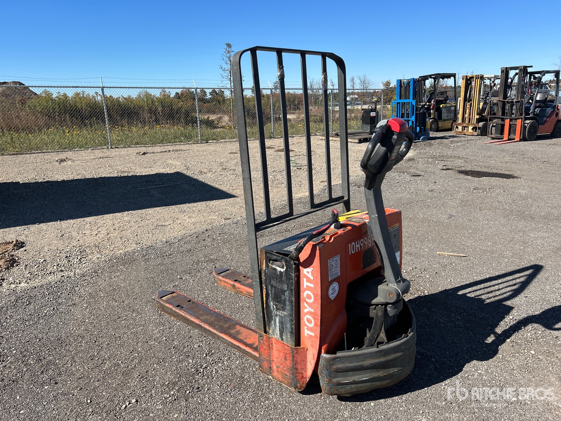 General Appearance with Picture, Right Front Corner