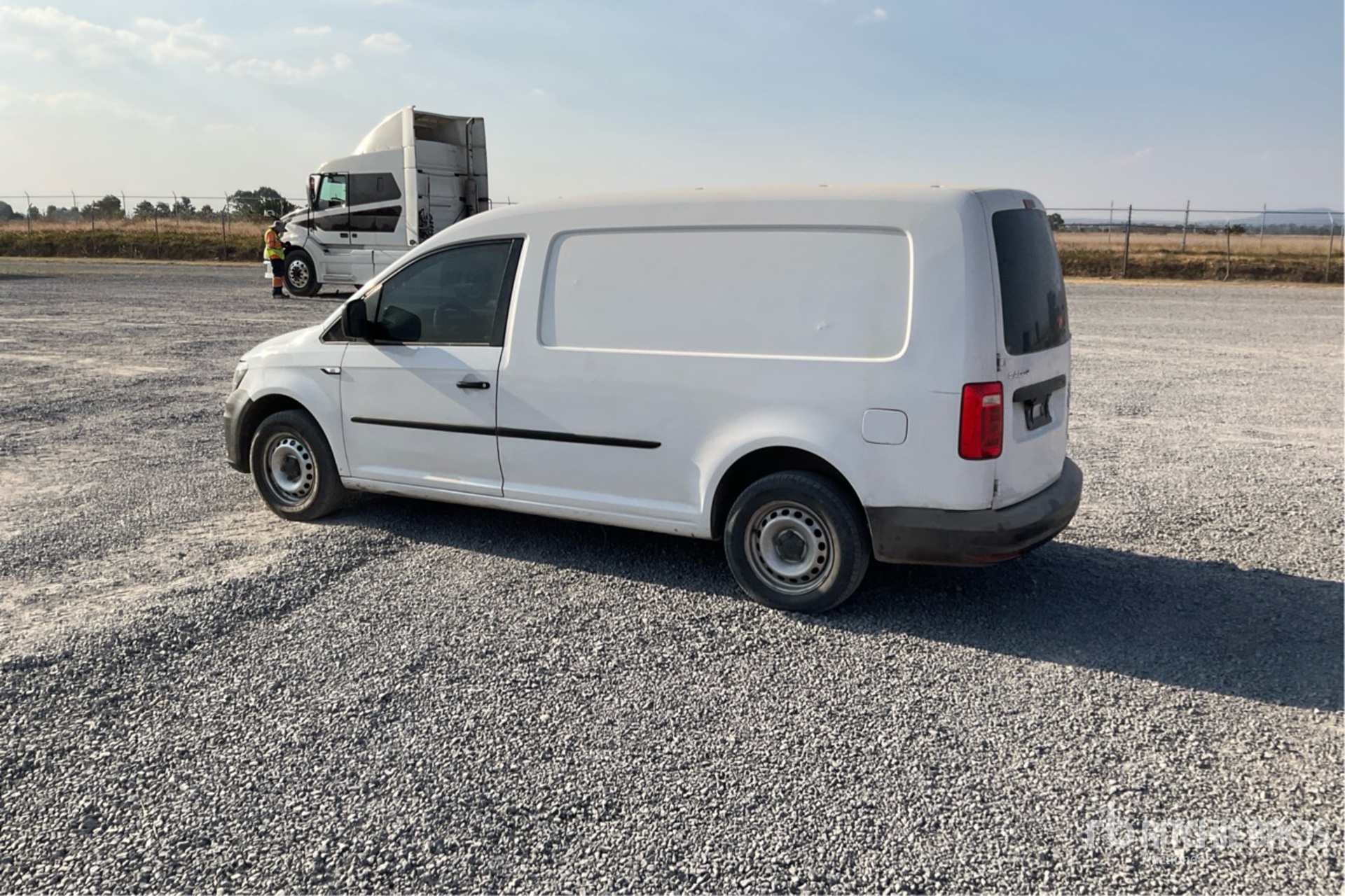 General Appearance with Foto, angolo posteriore sinistro