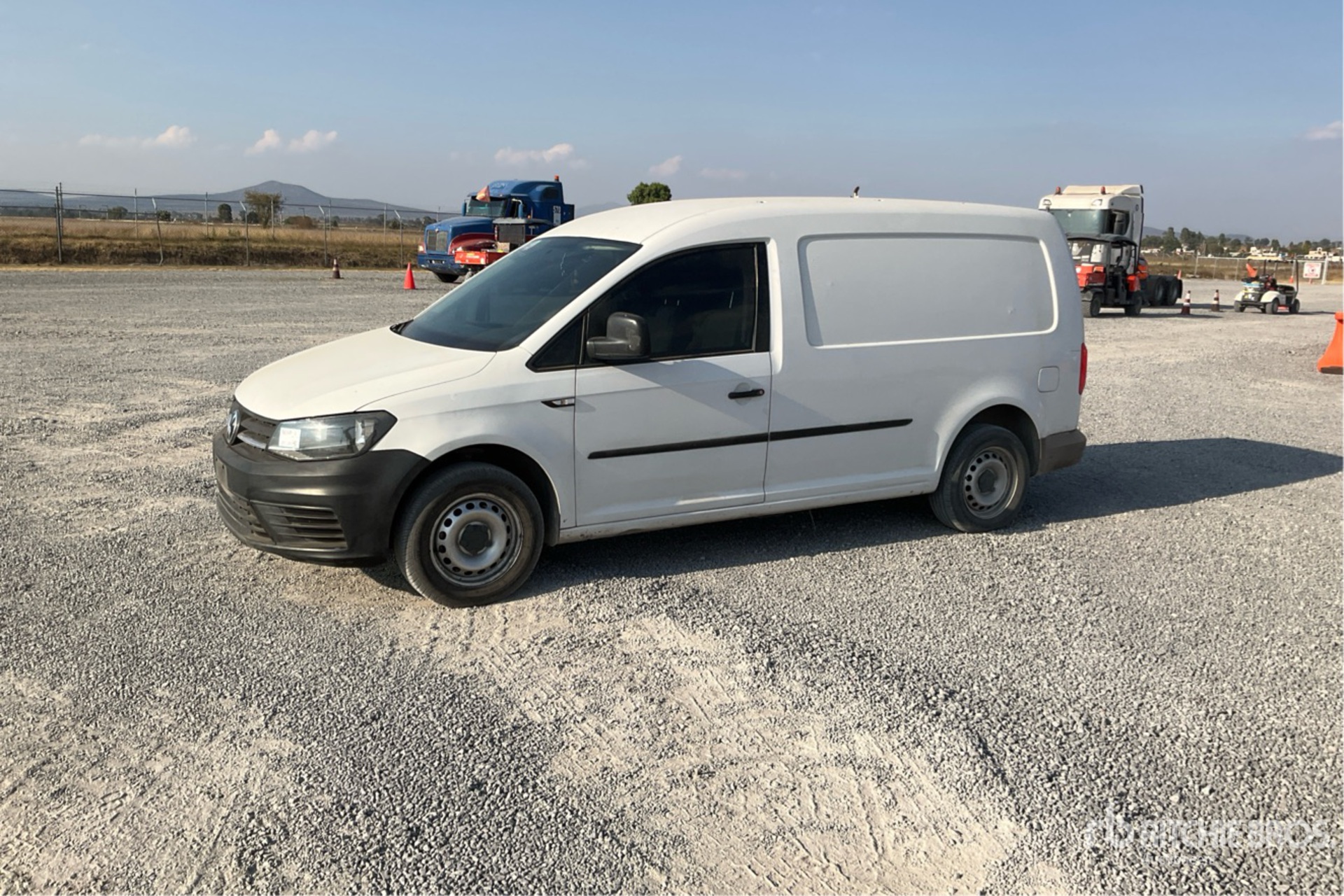 General Appearance with Foto, angolo anteriore sinistro