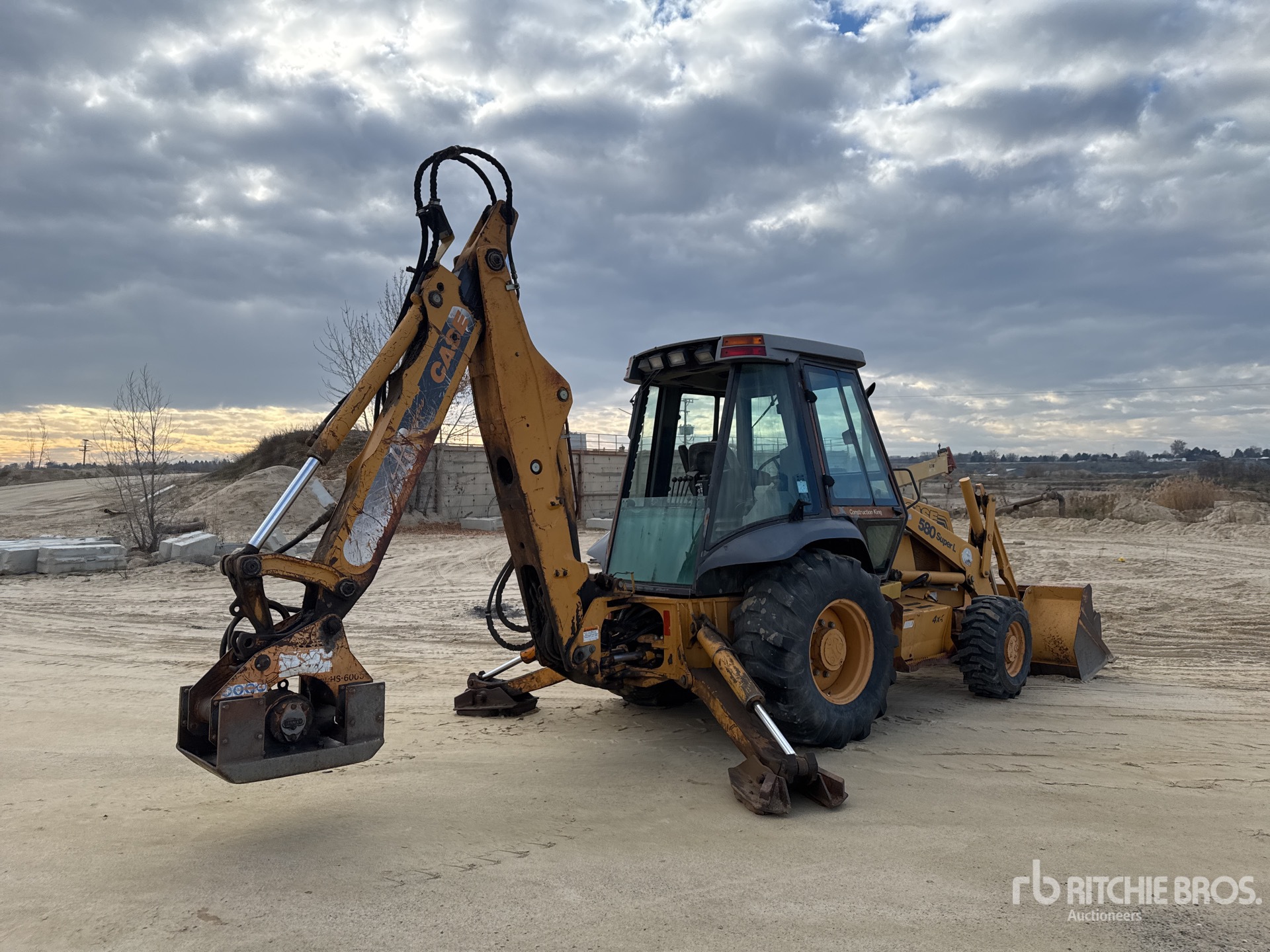 General Appearance with Foto, angolo anteriore sinistro