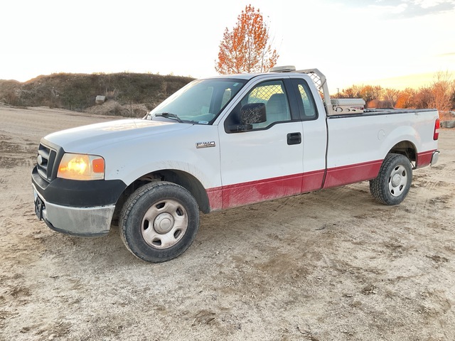 2006 Ford F-150 XL 4x2 Pickup