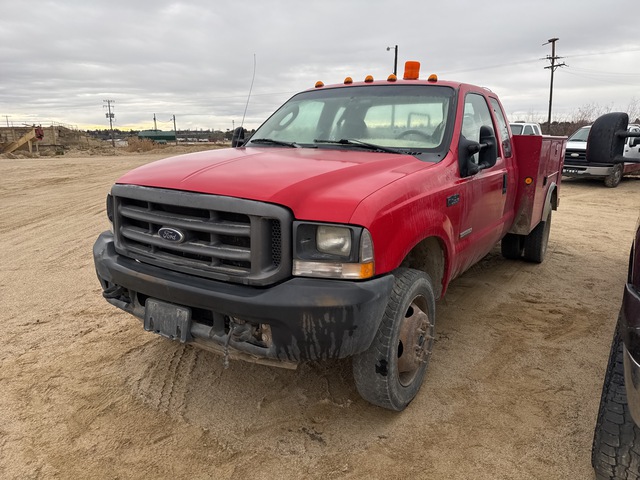 2004 Ford F-450 XL 4x4 Extended Cab Utility Truck (Inoperable)