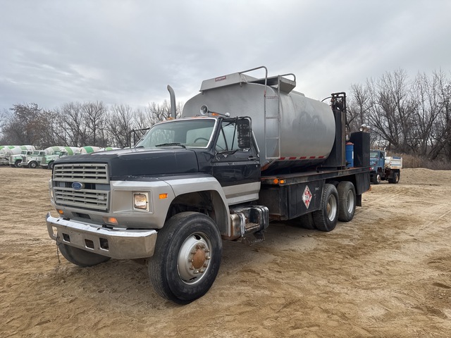 1985 Ford FT8000 6x4 Fuel and Lube Truck