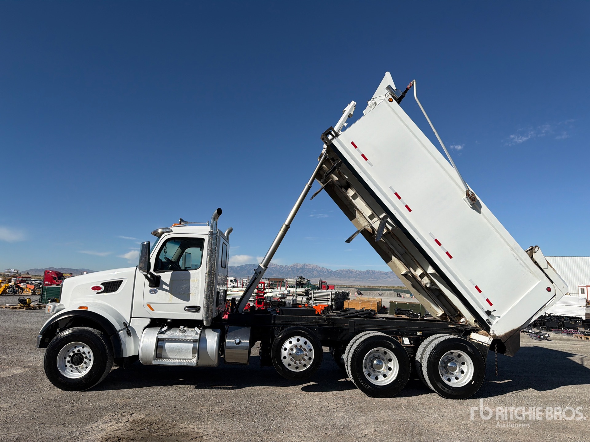 2020 Peterbilt 567