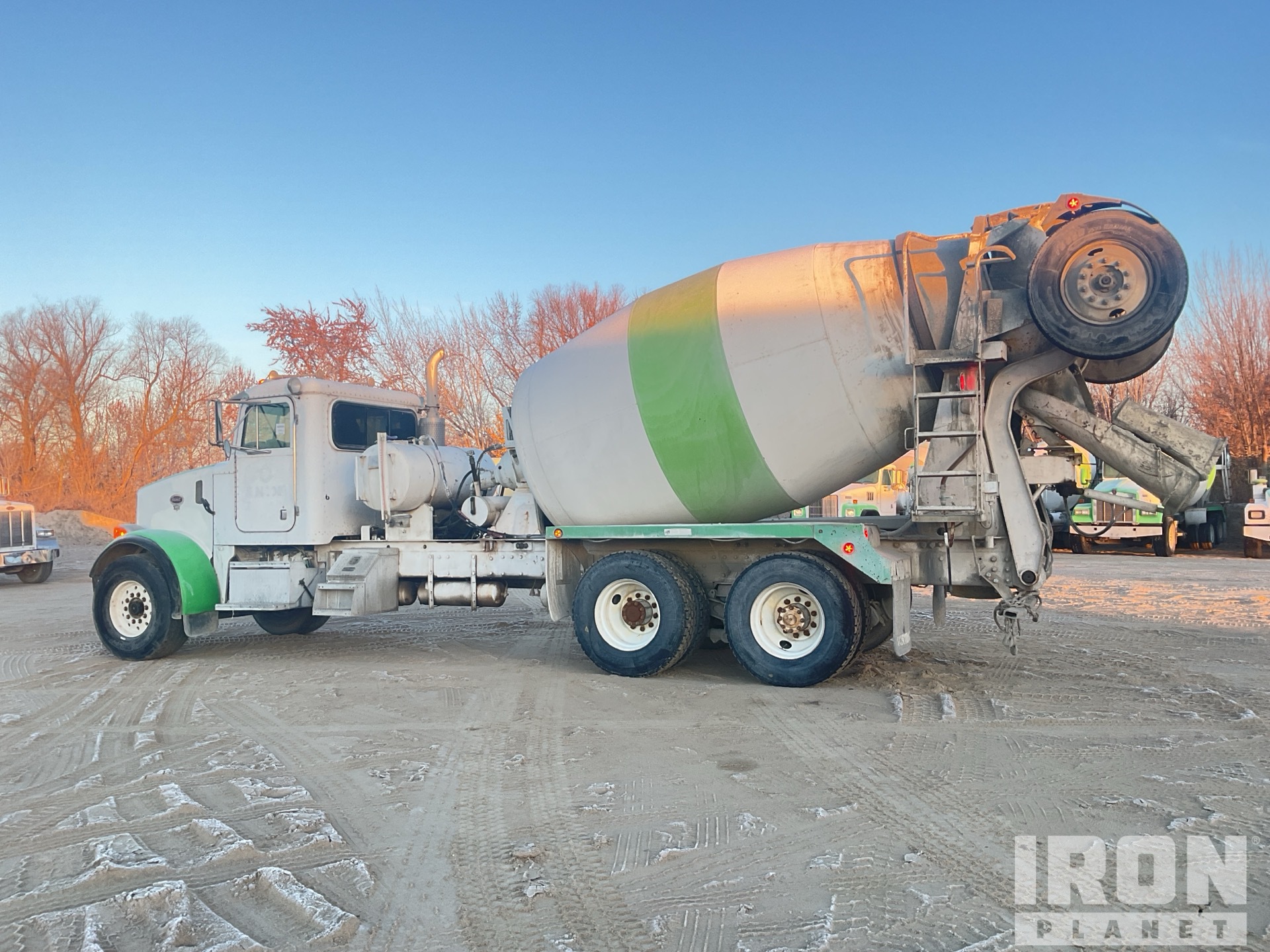 General Appearance with Foto, angolo posteriore sinistro