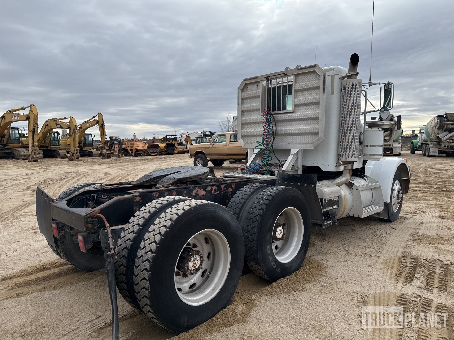 General Appearance with Bild, Ecke hinten rechts