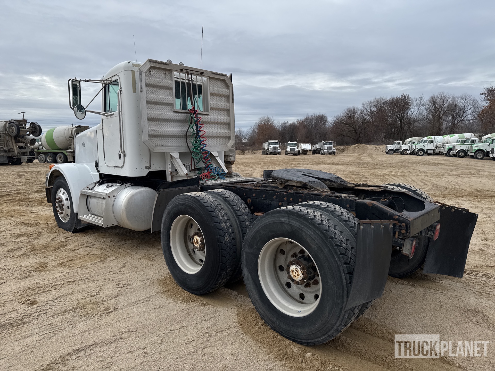 General Appearance with Bild, Ecke hinten links