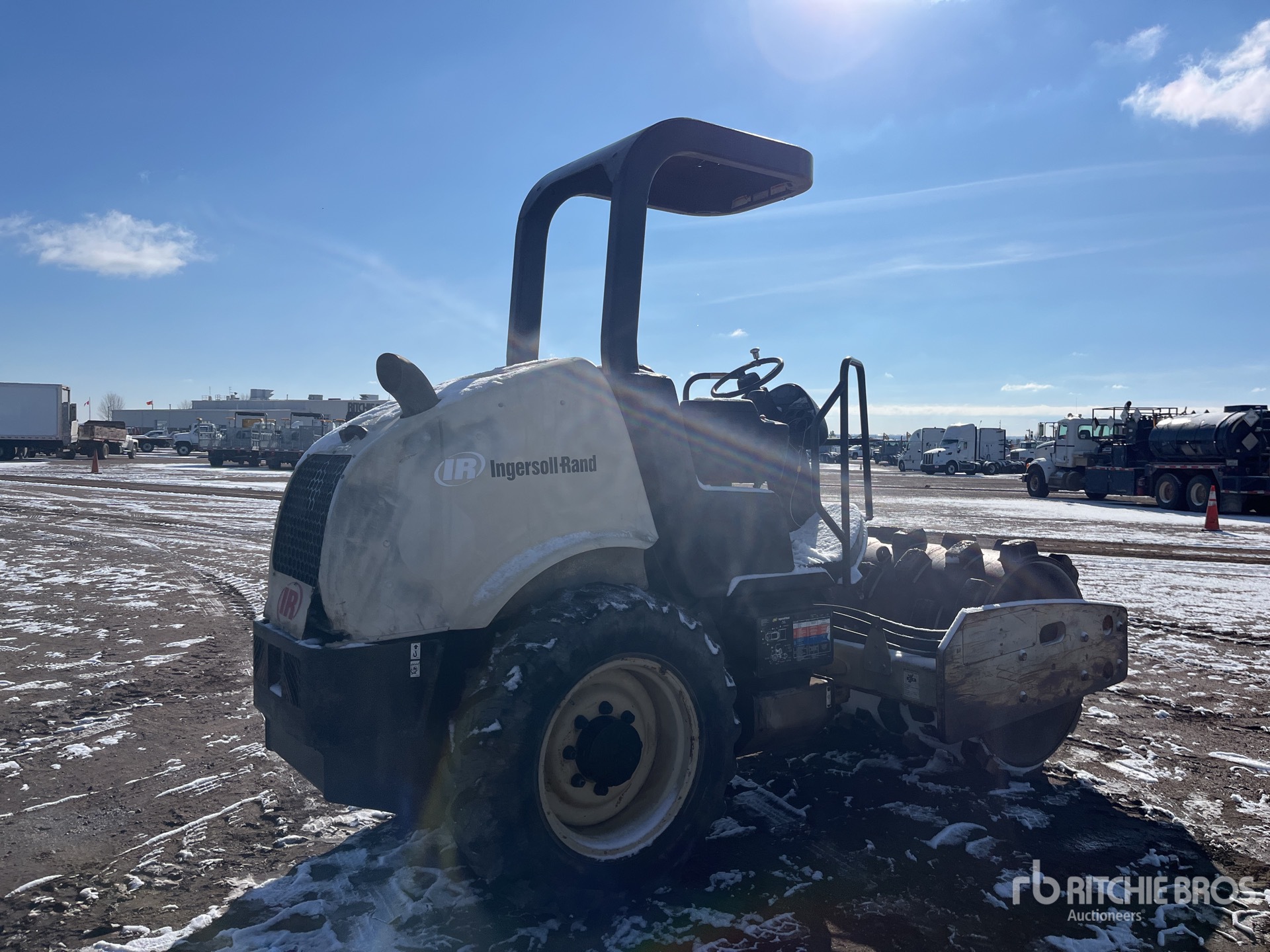 General Appearance with Imagen: esquina trasera derecha