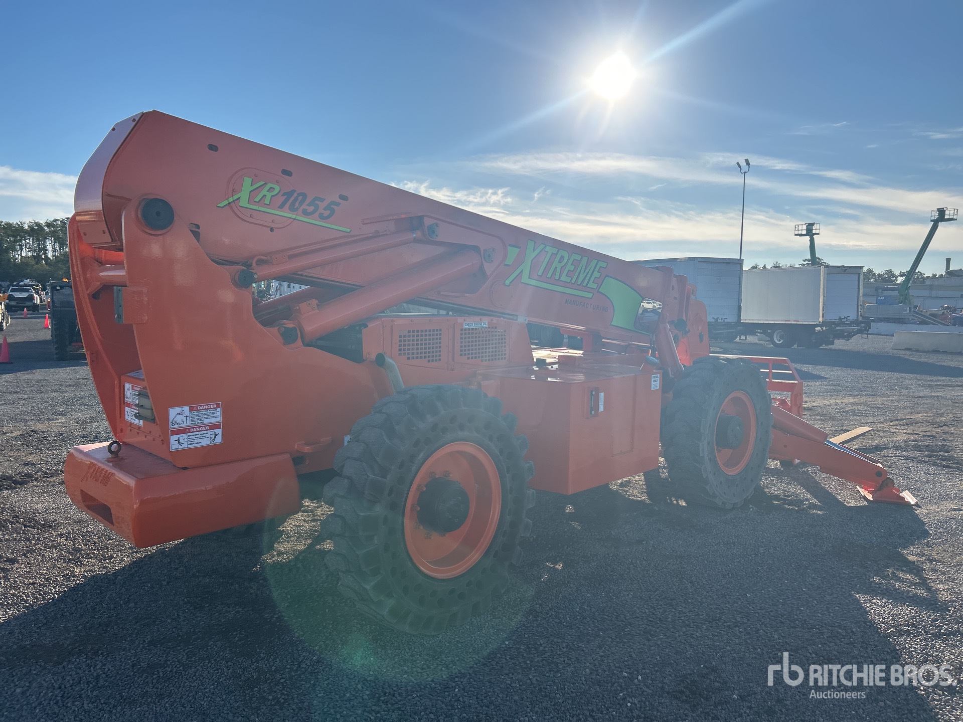 General Appearance with Picture, Right Rear Corner