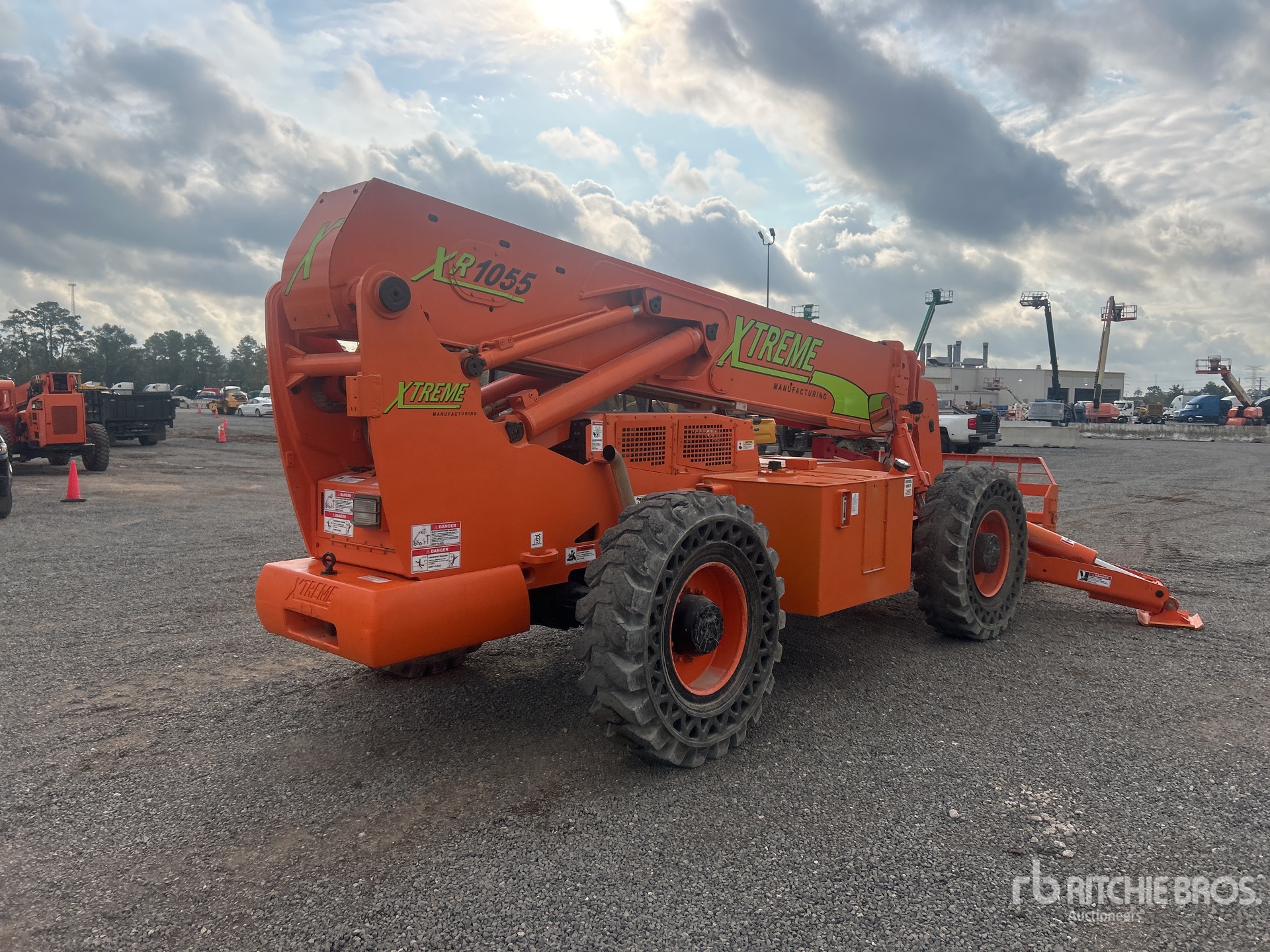 General Appearance with Bild, Ecke hinten rechts