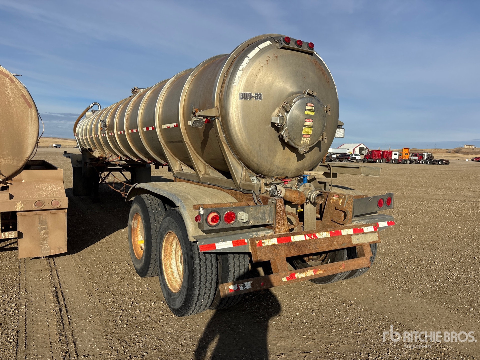 General Appearance with Foto, angolo posteriore sinistro