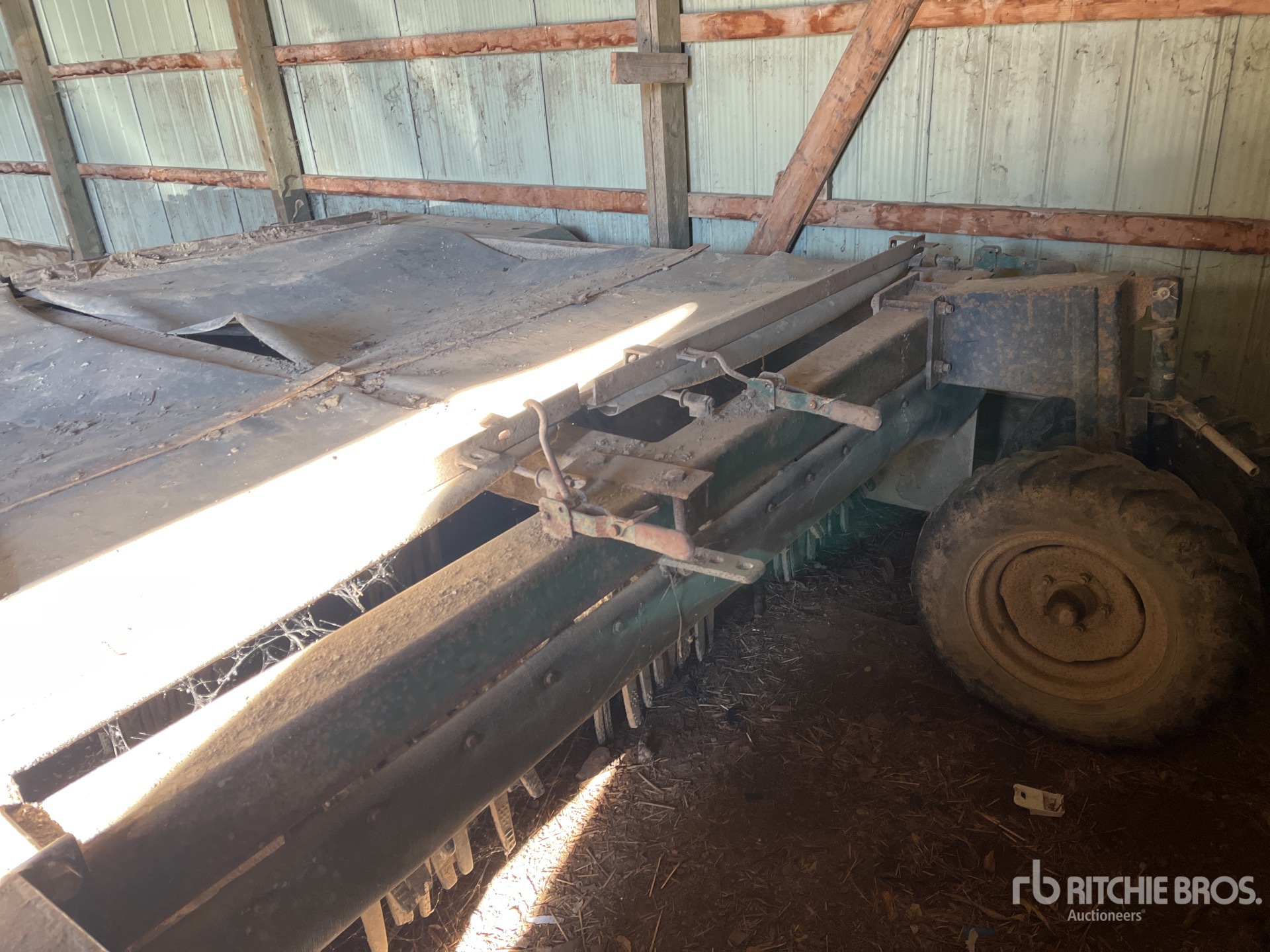 General Appearance with Foto, angolo anteriore sinistro