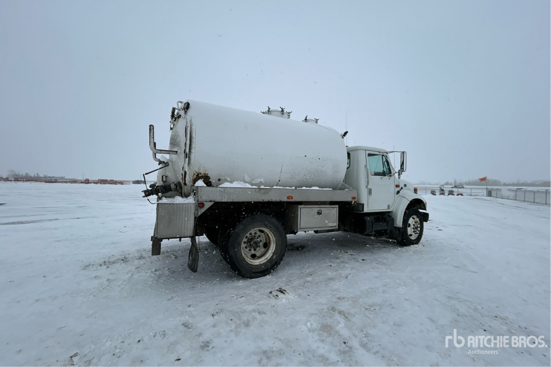 Aspect général with Image, coin arrière droit