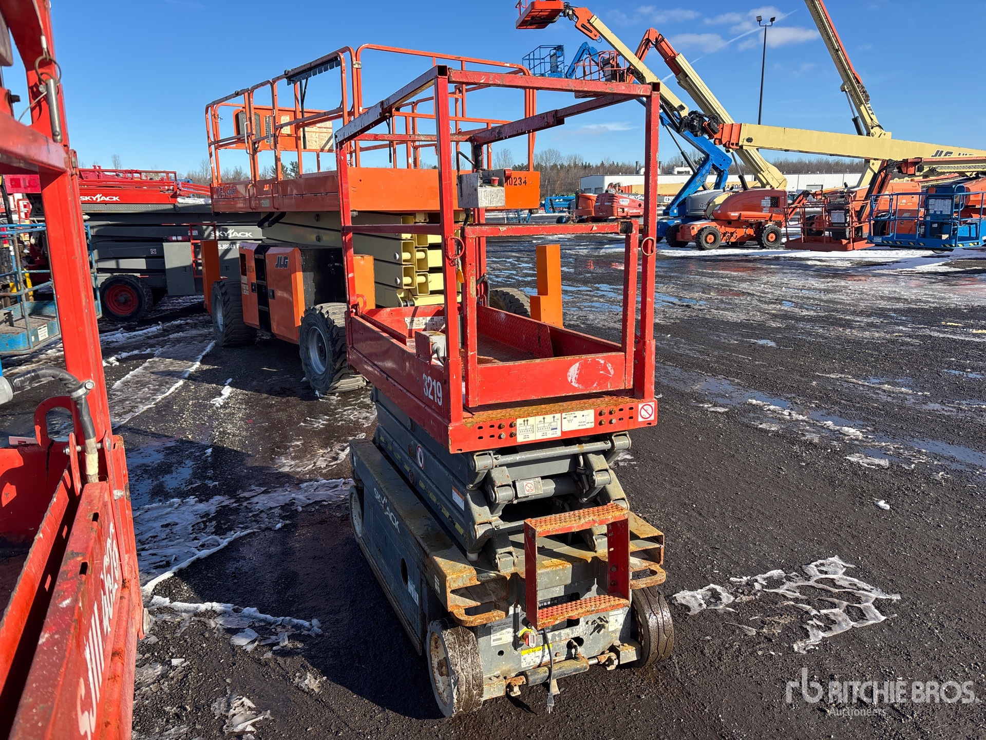 General Appearance with Picture, Right Front Corner