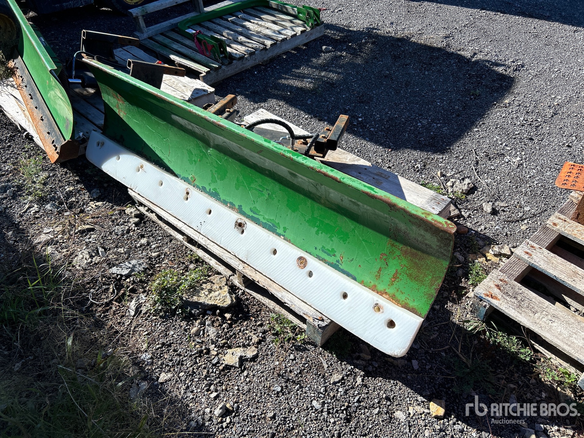 General Appearance with Bild, Ecke vorne links