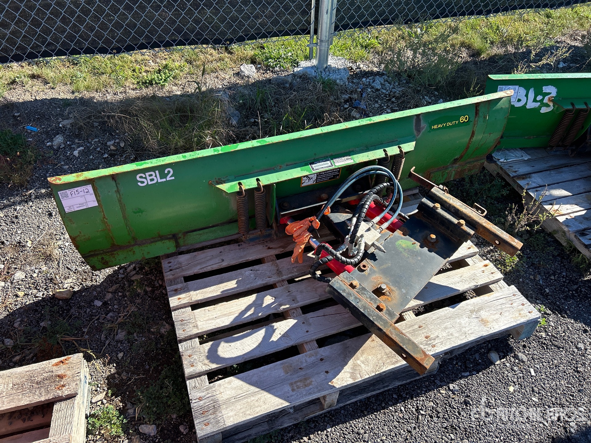 General Appearance with Bild, Ecke hinten links