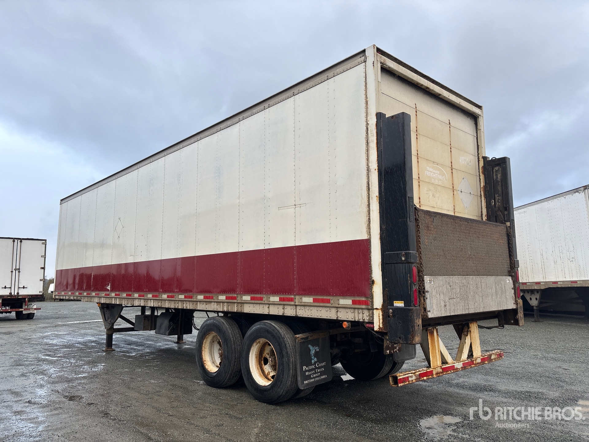 General Appearance with Foto, angolo posteriore sinistro