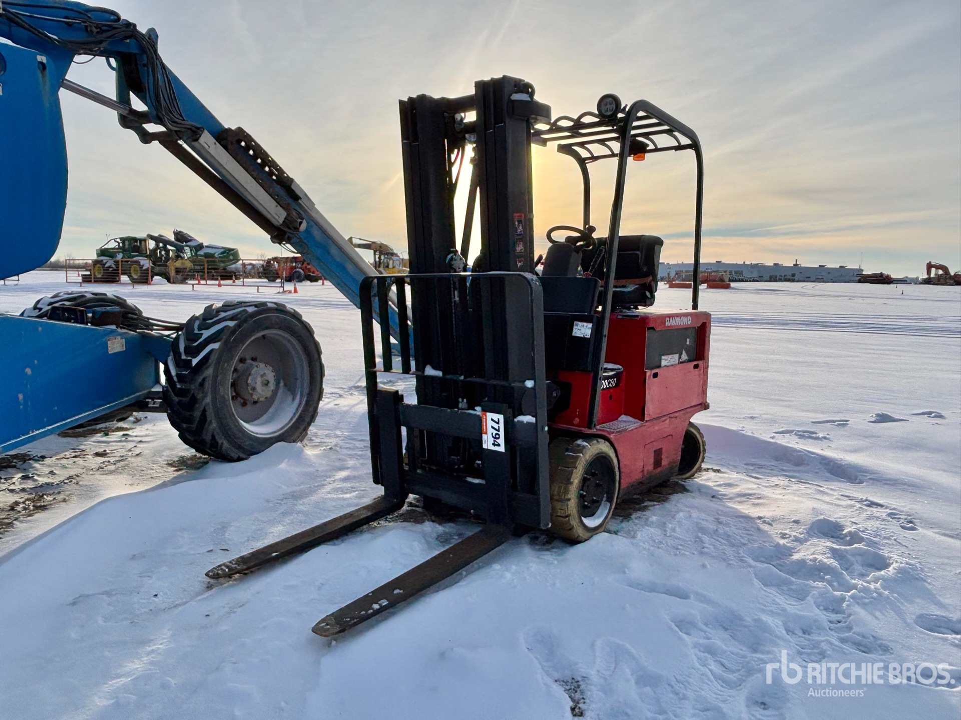 General Appearance with Imagen: esquina delantera izquierda