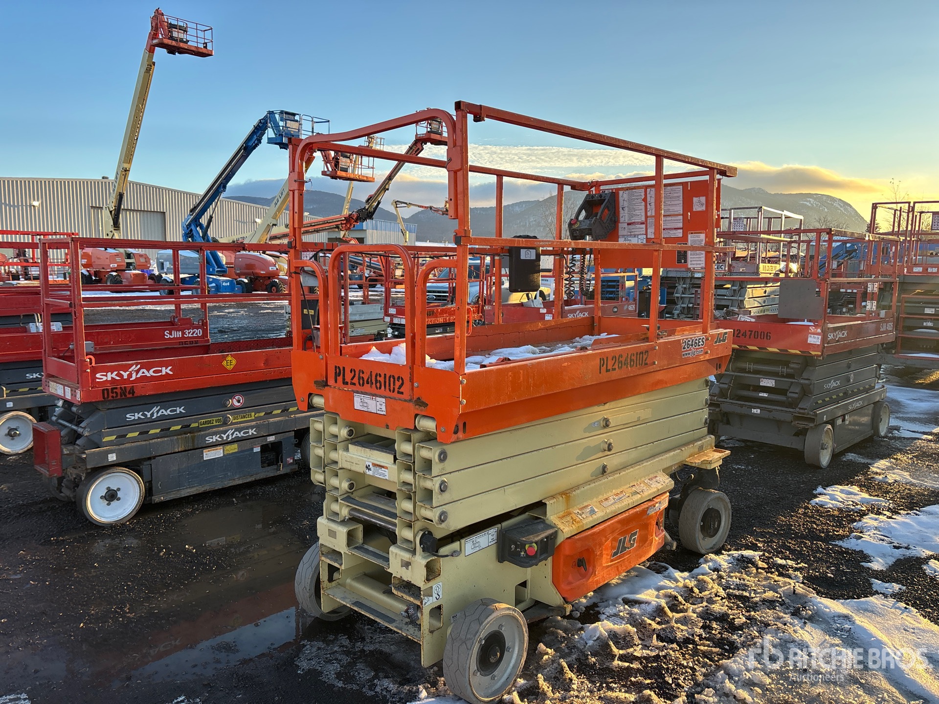 General Appearance with Picture, Left Front Corner