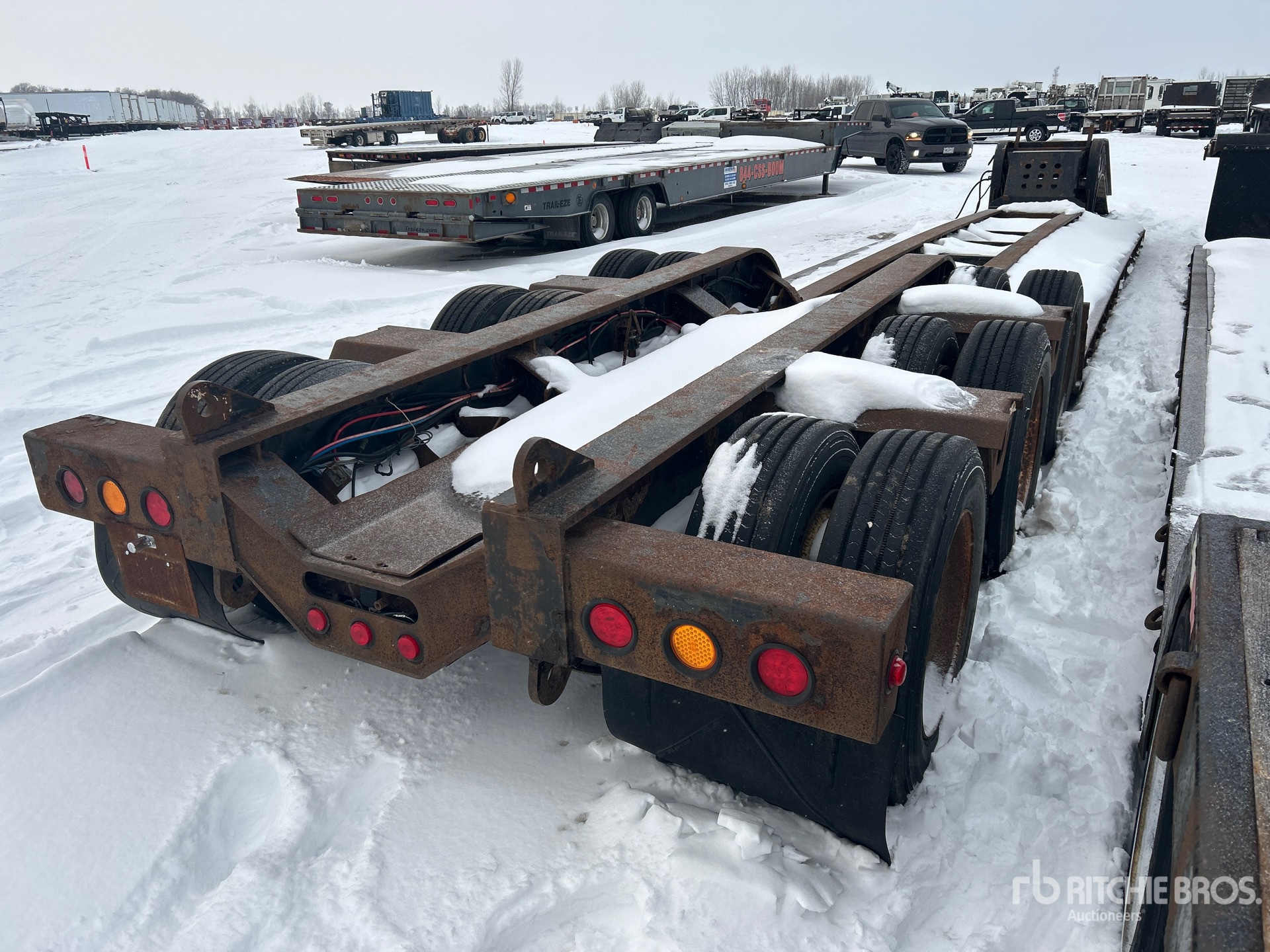 Aspect général with Image, coin arrière droit