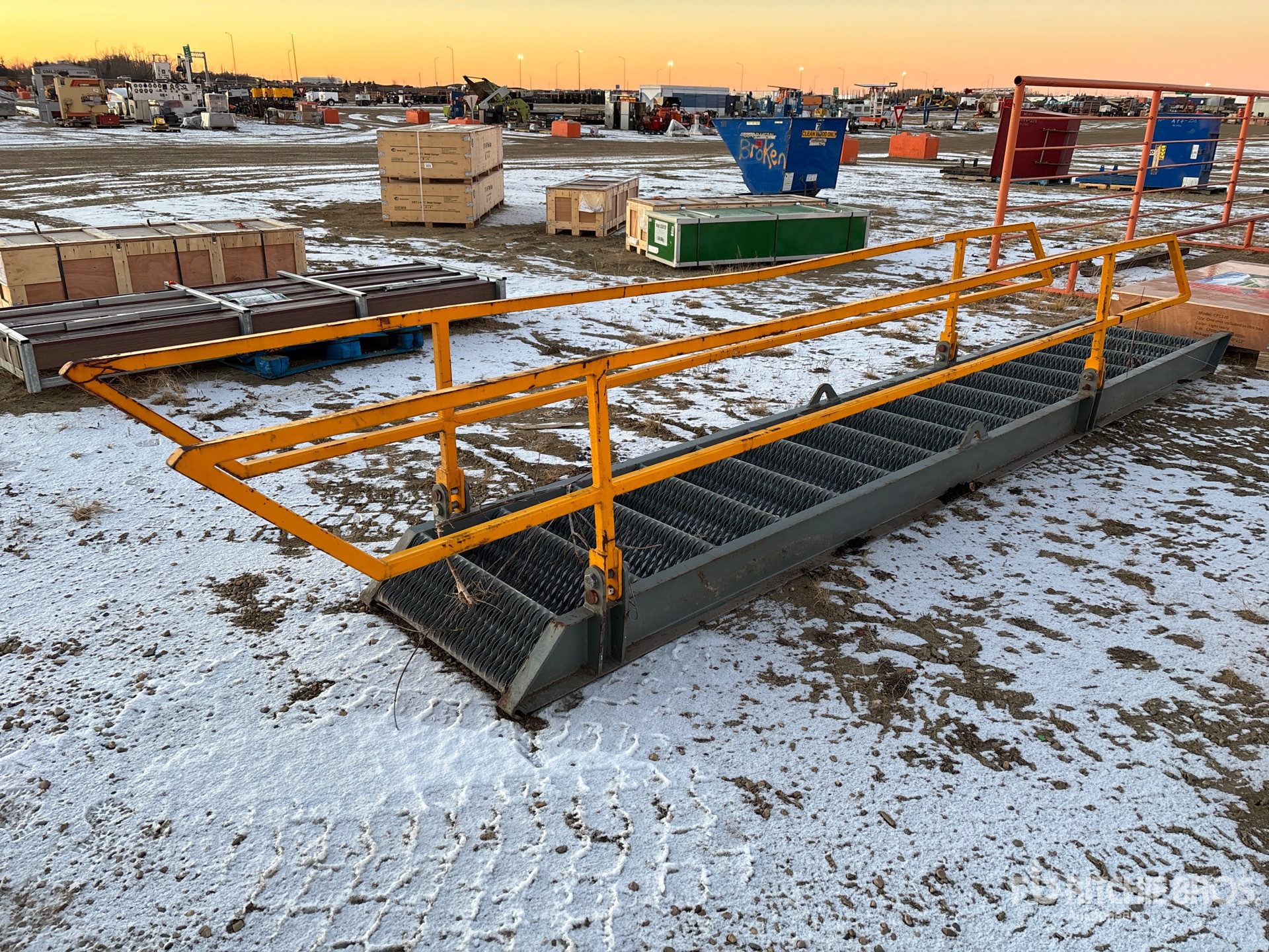 General Appearance with Foto, angolo anteriore sinistro