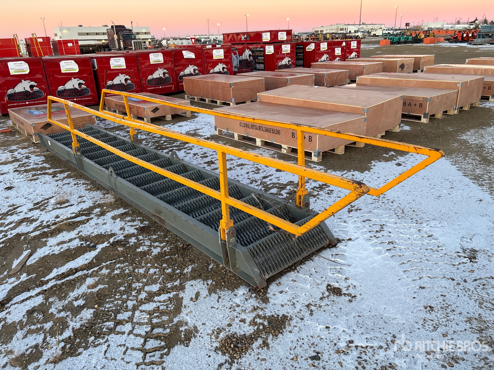 General Appearance with Foto, angolo posteriore sinistro