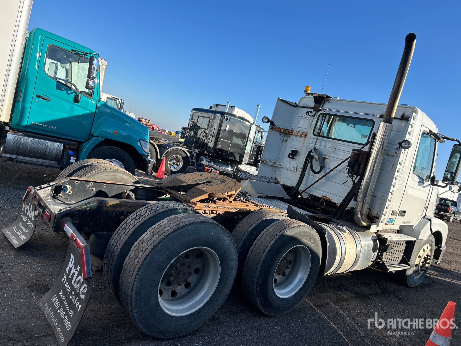 Aspect général with Image, coin arrière droit