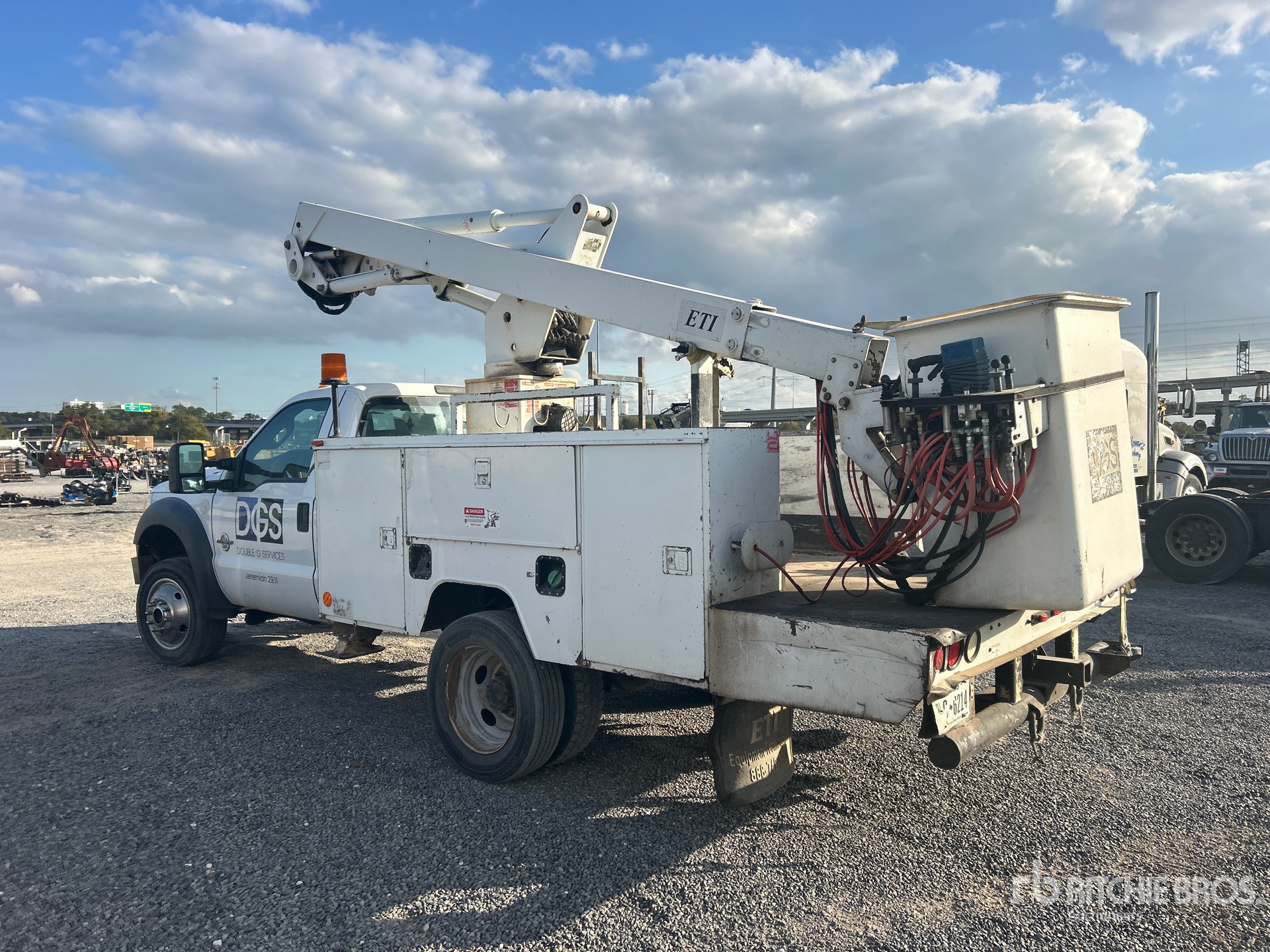 General Appearance with Imagen: esquina trasera izquierda