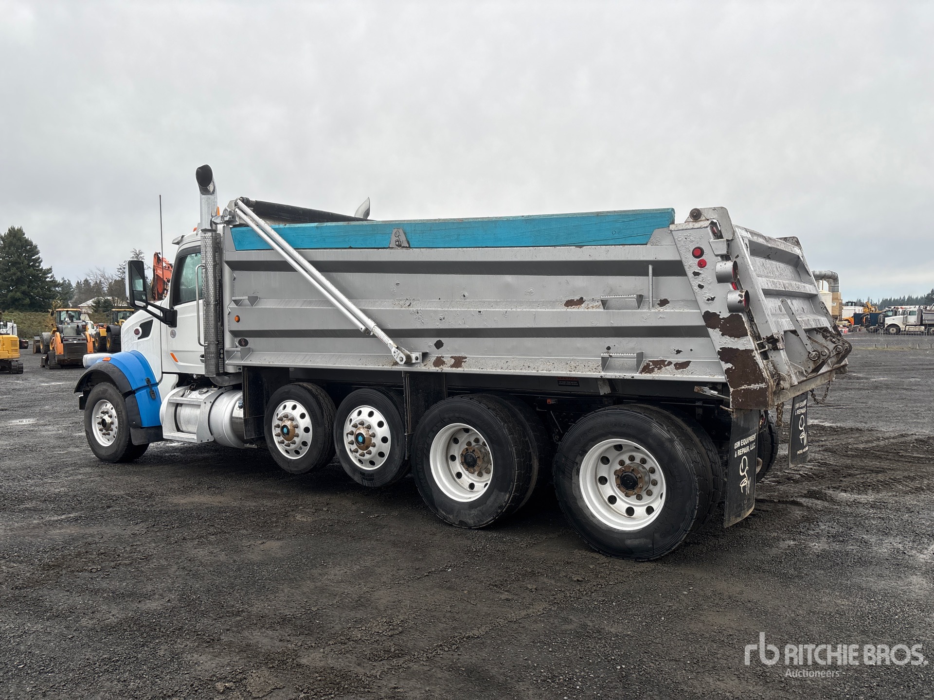 General Appearance with Picture, Left Rear Corner