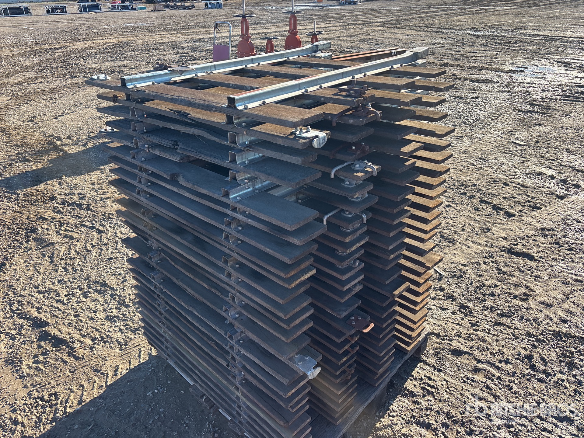 General Appearance with Featured Photo